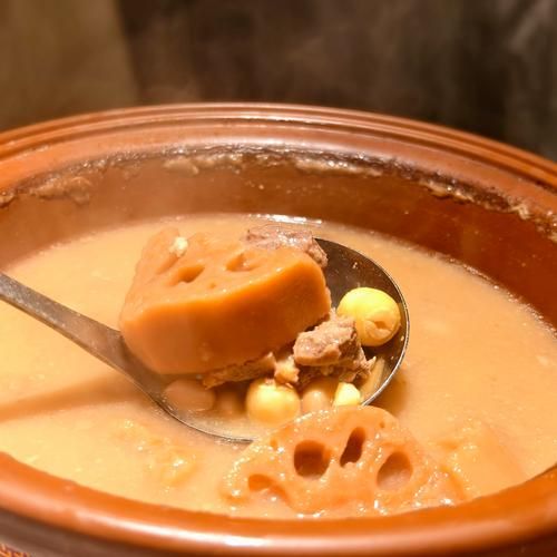 莲藕怎么炒好吃_家常莲藕排骨汤做法