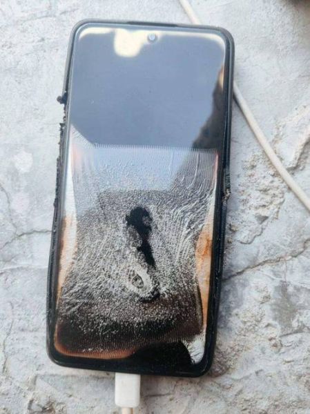 边充电边玩手机会爆炸吗_手机充电爆炸真相