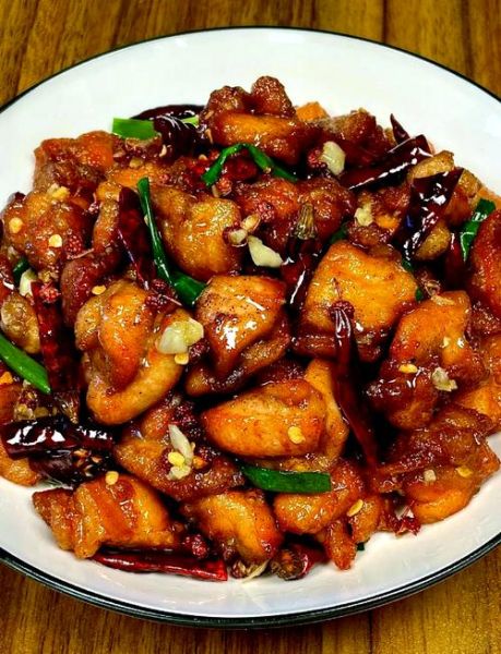 辣子鸡丁怎么做_辣子鸡丁家常做法