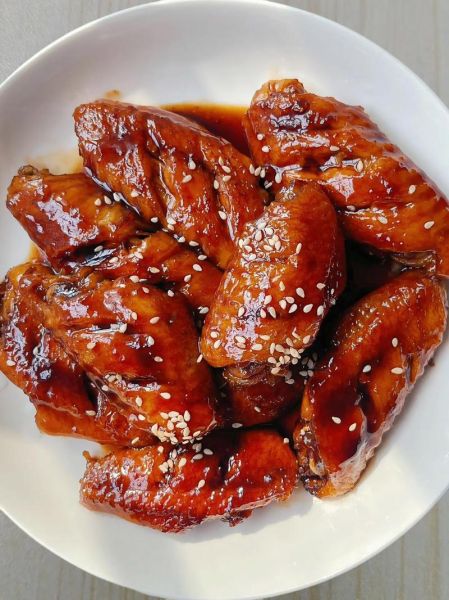 可乐鸡翅怎么做才好吃_家庭版可乐鸡翅简单做法