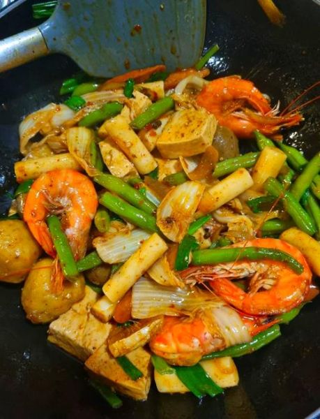 麻辣香锅怎么做_家庭版麻辣香锅做法