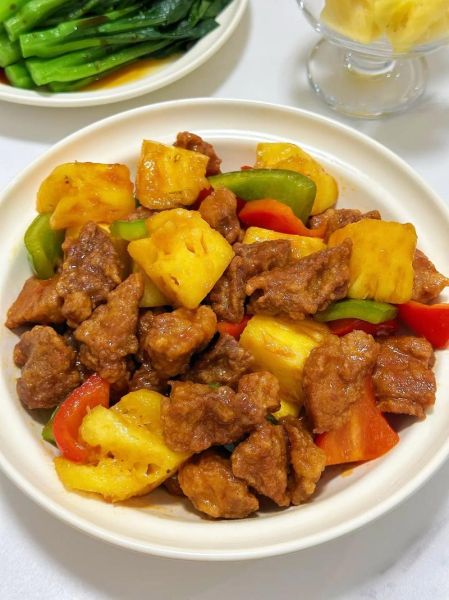 菠萝咕噜肉怎么做_菠萝咕噜肉酸甜比例是多少