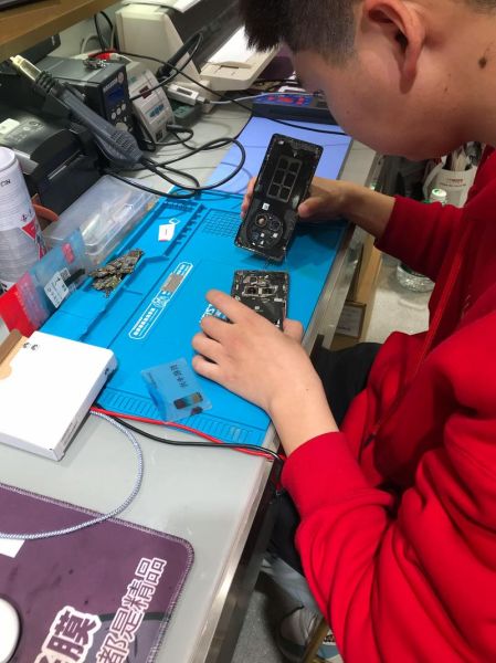 手机维修培训班哪家好_学多久能出师