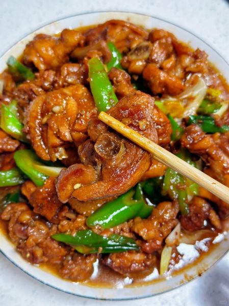 家常炒鸡怎么做_家常炒鸡需要焯水吗