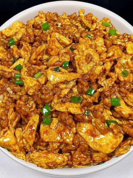 鸡蛋炒肉怎么做_鸡蛋炒肉先炒蛋还是先炒肉