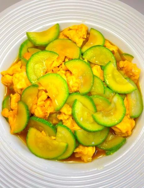 西葫芦怎么炒好吃_西葫芦炒蛋的家常做法