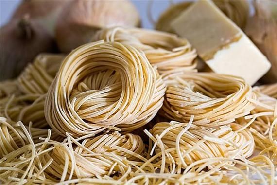 梦到起面是什么意思_梦见揉面团预示着什么