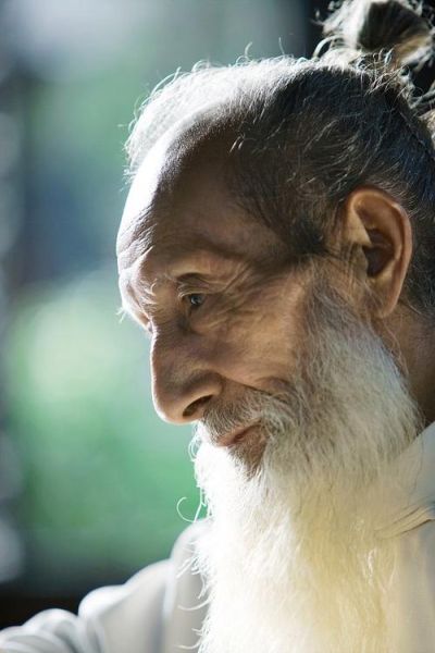 梦到白胡子老人是什么意思_白胡子老人梦境解析