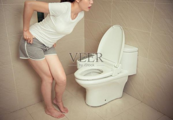 梦到屙裤子里了_周公解梦