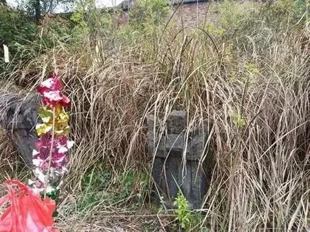 梦到两座土坟_有什么预兆