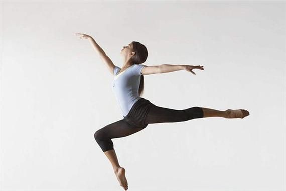 梦到看别人跳舞是什么意思_梦见别人跳舞预示什么