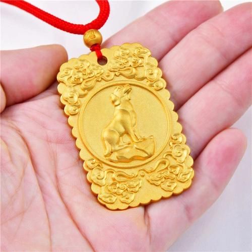 属狗佩戴什么属相好_属狗佩戴什么生肖最旺