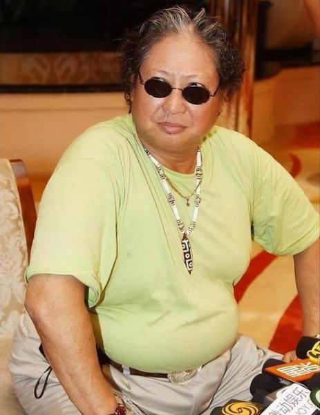 洪金宝属什么生肖_洪金宝出生年份