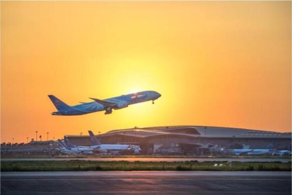 梦到飞机是什么意思_梦见坐飞机代表什么