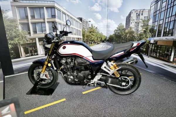 梦见开摩托车_意味着什么