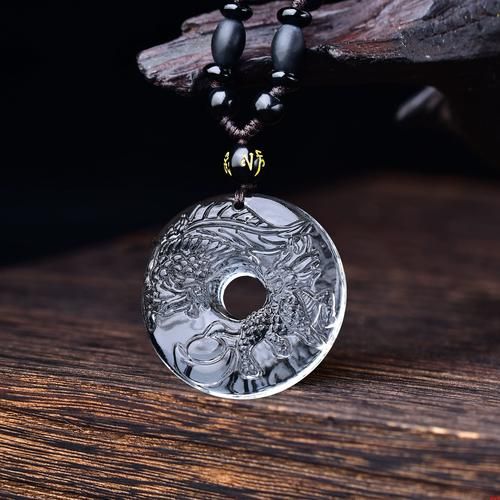 属龙的人佩戴什么最招财_属龙人2025年运势如何