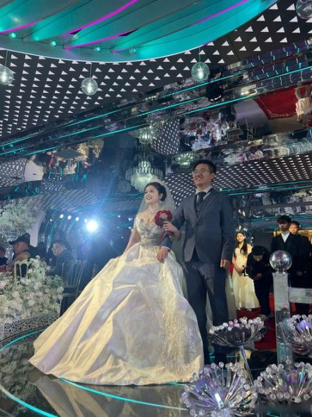 梦到爱人和别人结婚_是什么意思