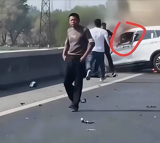 梦到车祸现场死很多人_梦见惨烈车祸预示什么