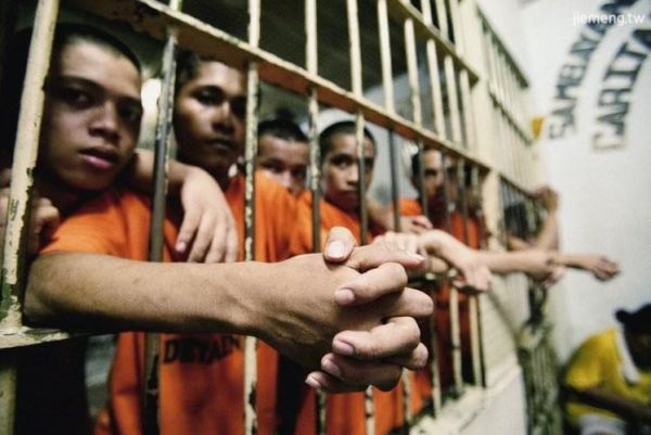 梦到自己入狱是什么意思_梦见坐牢预示什么