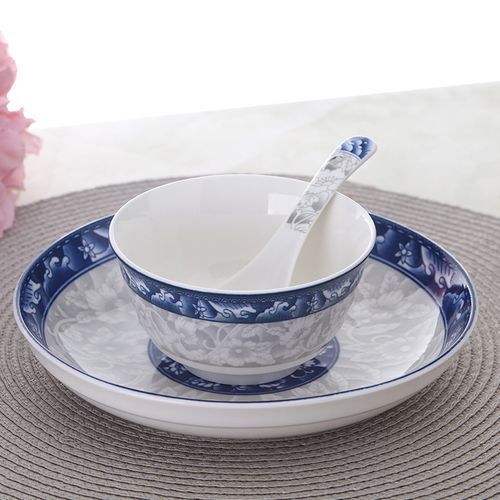 梦到盘碗是什么意思_梦见盘子碗碎了预示什么