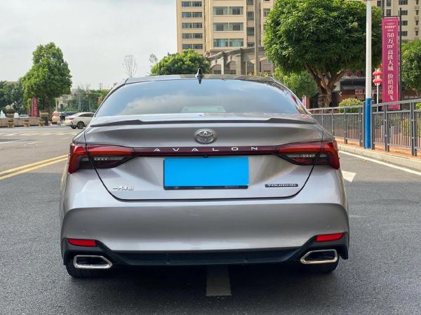 属龙适合开什么车_属龙买车颜色风水