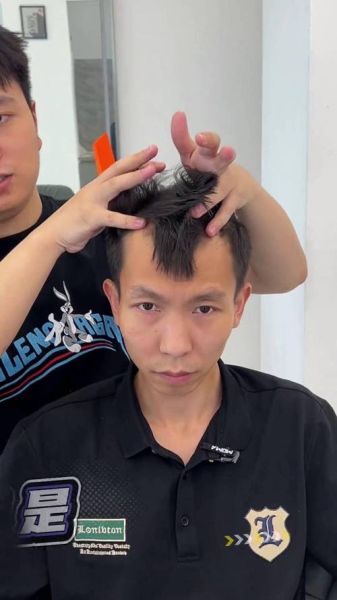 m发际线运势_发际线高会影响财运吗