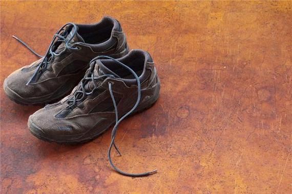 梦到换鞋子是什么意思_梦见换鞋预示什么