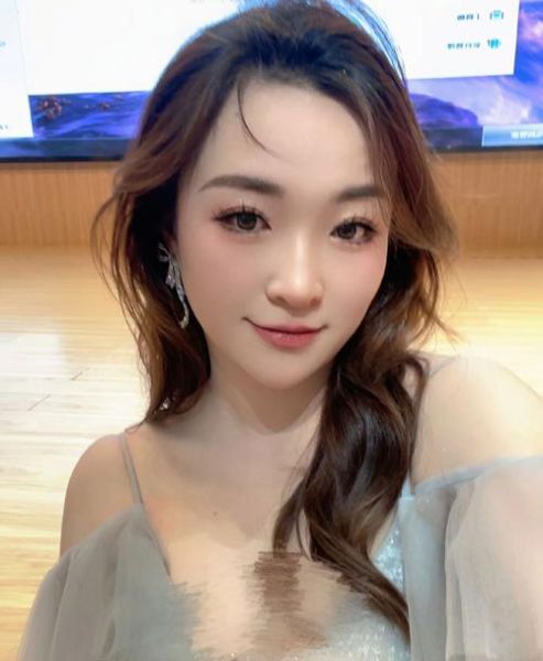 梦到自己做主持人是什么意思_如何提升舞台自信