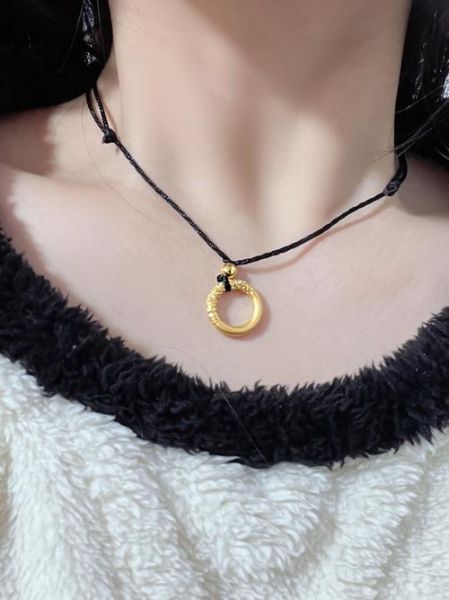 梦到戴金项链_有什么寓意