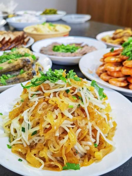 梦到吃大餐是什么意思_梦见吃大餐预示什么