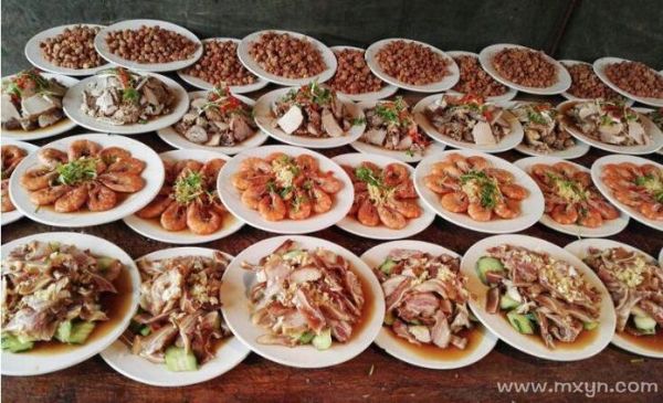 梦到吃席是什么意思_梦见吃酒席好不好