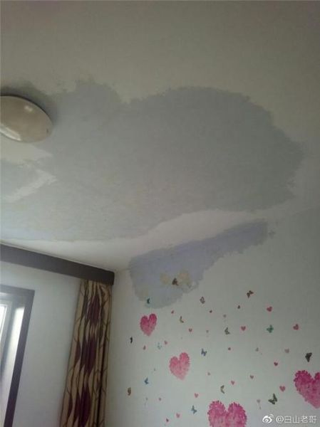 梦到家里漏雨是什么意思_家里漏雨梦境解析