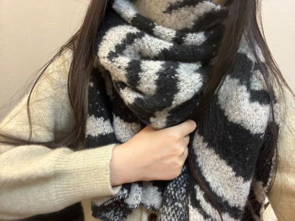 梦到戴围巾是什么意思_梦到戴围巾预示什么