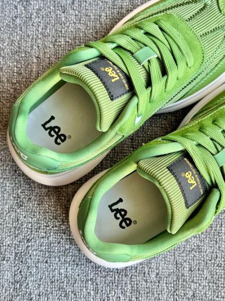 梦到穿绿鞋是什么意思_梦见穿绿鞋预示什么