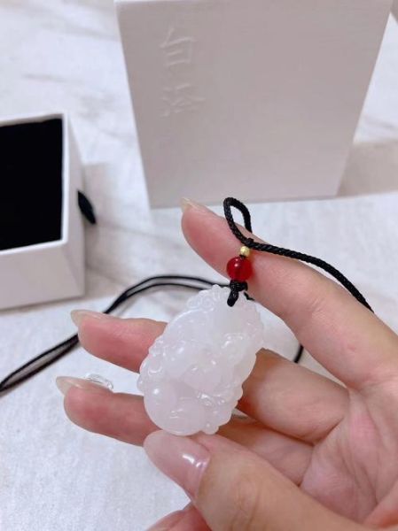 玉石属相挂件风水禁忌_如何挑选旺运生肖玉佩