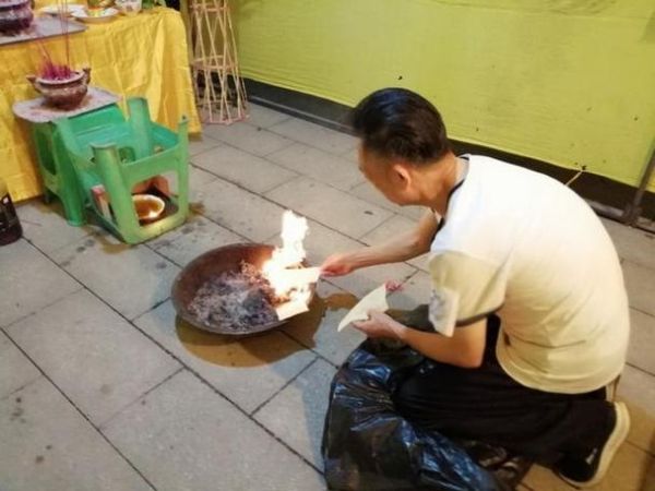 梦到守灵是什么意思_梦到守灵预示什么