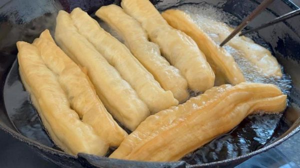 梦到油条是什么意思_梦见吃油条好不好