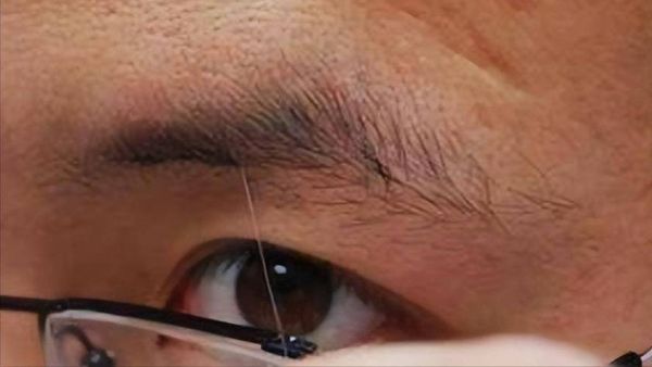 眉毛一根特别长运势_眉毛一根特别长吉凶