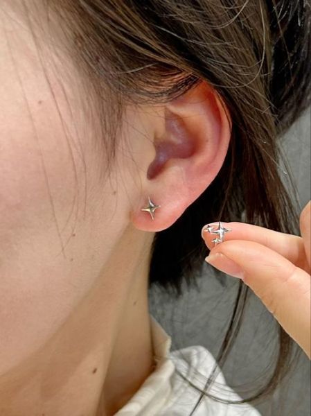 梦到打耳钉是什么意思_梦到打耳钉预示着什么