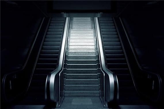 梦到被人推下楼_意味着什么