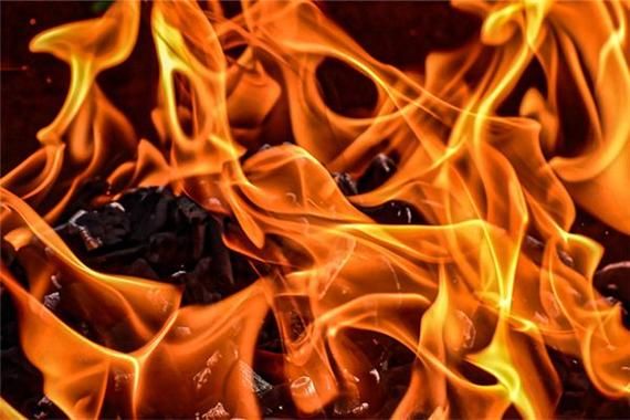 梦到有人放火是什么意思_如何化解