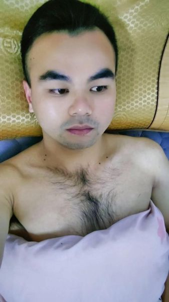 男人长奶毛财运好是真的吗_男人奶毛多代表什么