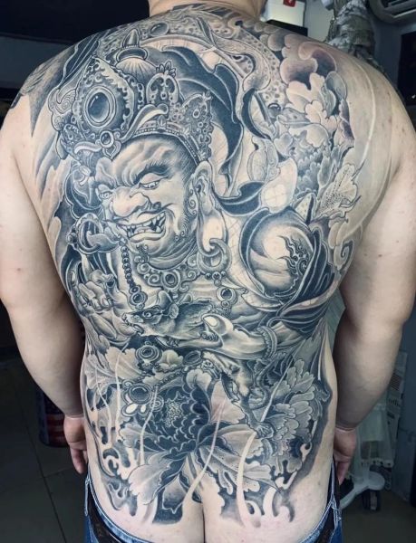 背上纹什么代表财运_纹身招财图案大全