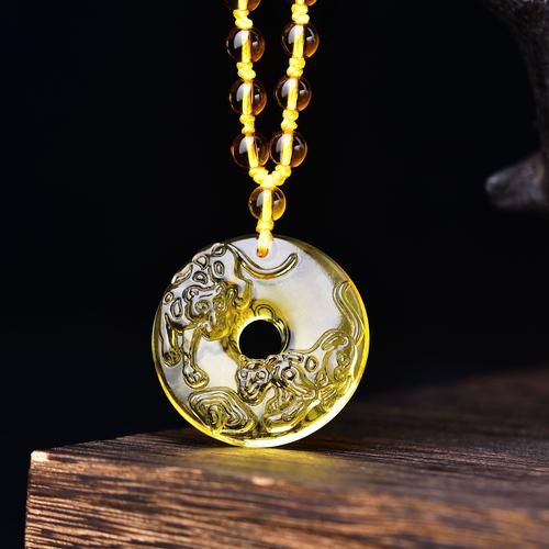 属蛇的人2024年运势如何_属蛇人适合佩戴什么饰品